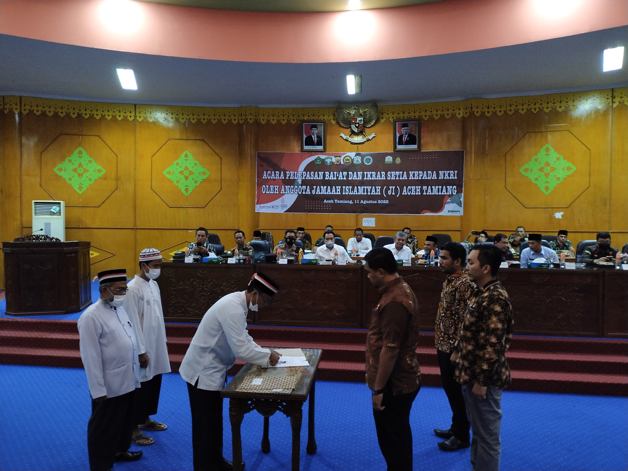 Dandim 0117/Aceh Tamiang bersama Forkopimda Hadiri Acara Pelepasan Bai’at dan Ikrar Setia Kepada NKRI oleh Jama’ah Islamiyah (JI)