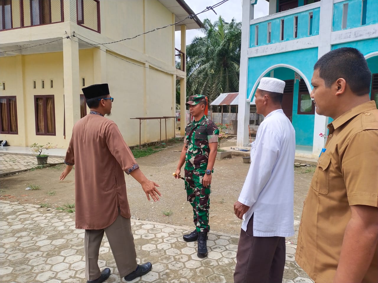 Jalin Silaturahmi, Dandim 0117/Aceh Tamiang bersama Kesbangpol Ke Ponpes Al-Hidayah