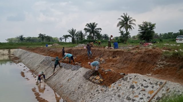 Kades Rejomulyo Lampura Tutupi Pemilik Proyek Embung Bermisteri