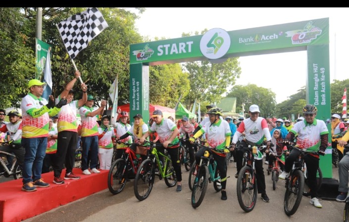 7,7 Ribuan Peserta Ramaikan Gowes Bank Aceh, Dua Peserta Bawa Pulang Sepeda Motor