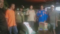 Tiga hari Bencana Banjir Di Kabupaten Aceh Memberikan Bantuan Sembako