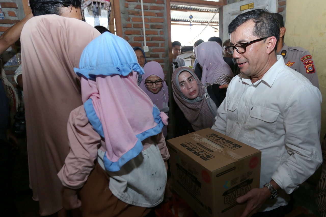 Bakri Siddiq Antar Bantuan untuk Anak Penderita Stunting