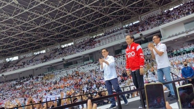 Heboh Jokowi Kasih Kode 'Rambut Putih', Ganjar Unggah Foto Rambut Warna Hitam