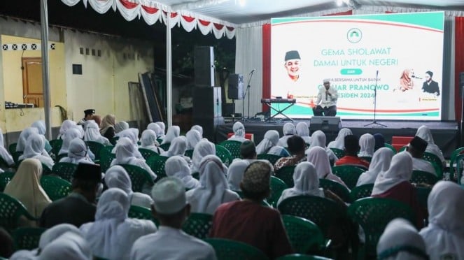 Mampu Kurangi Kemiskinan Lewat Zakat, Ganjar Didoakan Jadi Presiden