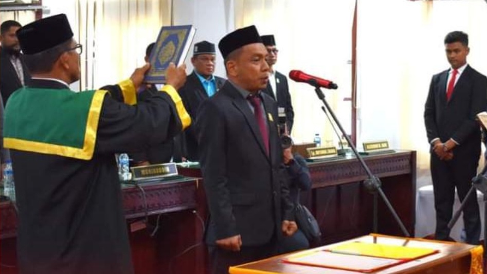 Denny Syahputra, SH Resmi Melantik Gunawan, Politisi PA sebagai Wakil Ketua DPRK Aceh Besar