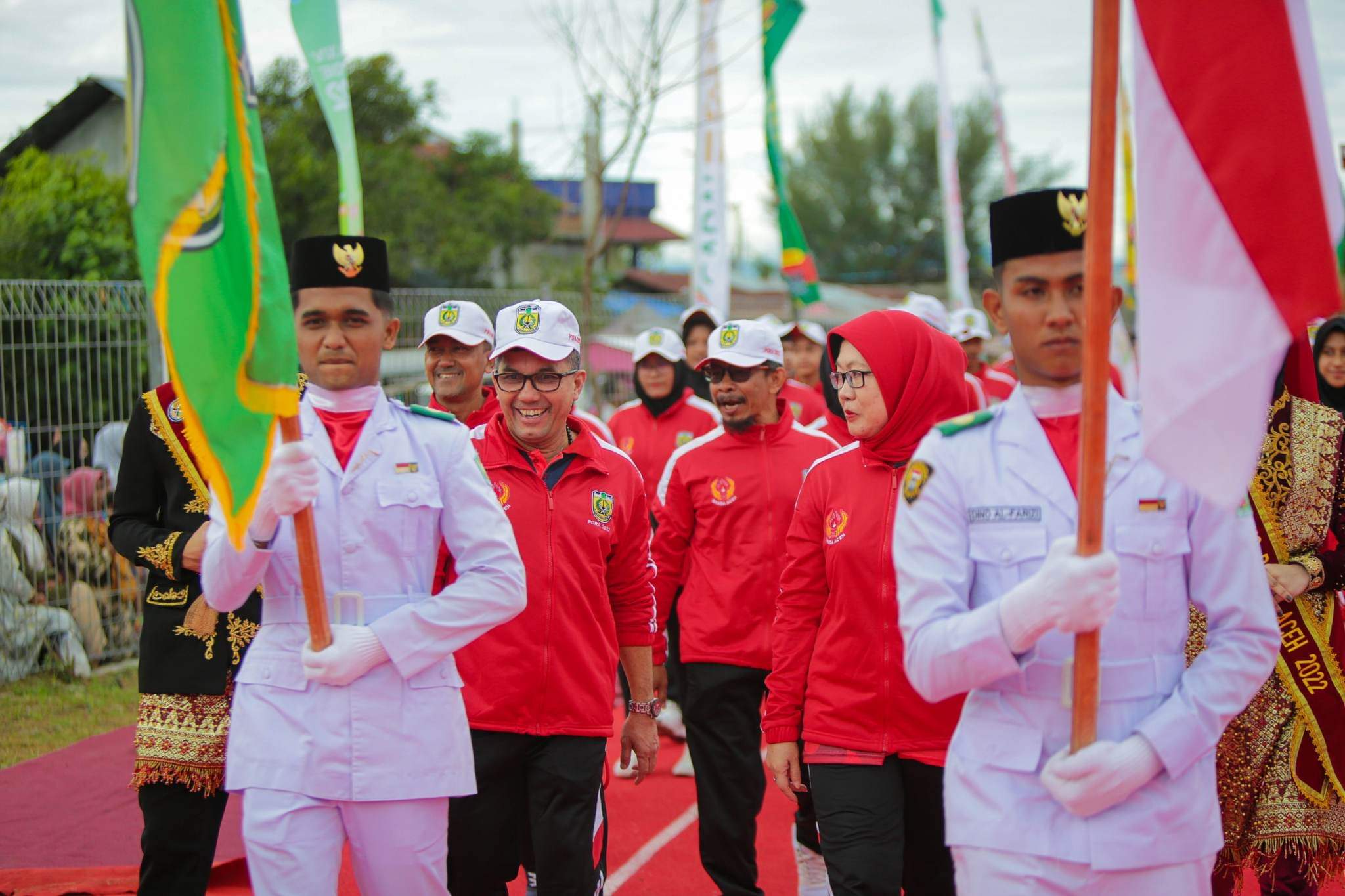 PORA XIV Pidie Dibuka, Bakri Siddiq Pimpin Defile Kontingen Banda Aceh