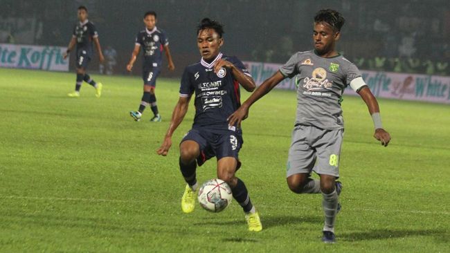 Hasil Liga 1: Diwarnai Kartu Merah, Persebaya vs Persik Imbang