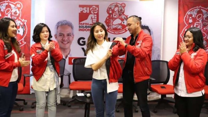 Mantan Presenter Berita Cheryl Tanzil Gabung PSI, Langsung Jadi Jubir