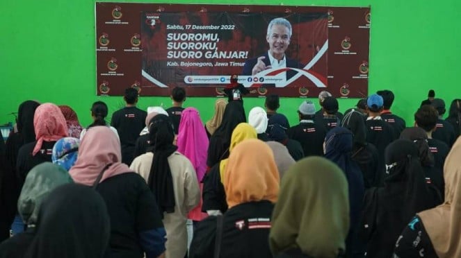 Ikhtiar Relawan Ganjar Rangkul Milenial di Maros dan Bojonegoro