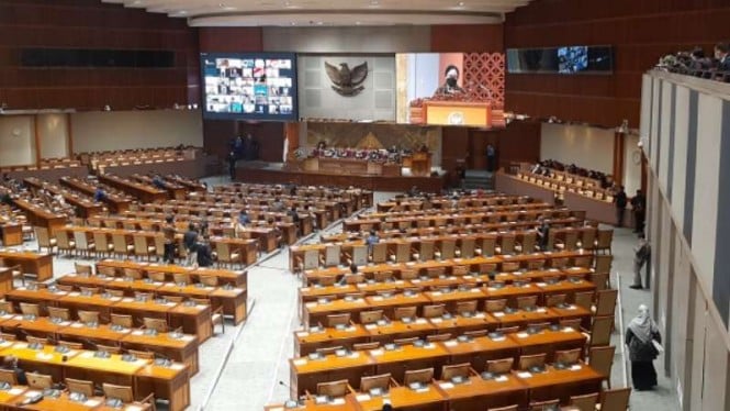 7 Parpol Berpeluang  Besar Tembus Senayan di 2024 Versi SMRC