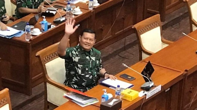 Janji TNI-Polri Bisa Solid, Yudo Margono Pamer Foto dengan Istri