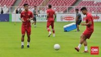 Latihan Timnas Indonesia Diguyur Hujan, Arhan Kembali Gabung