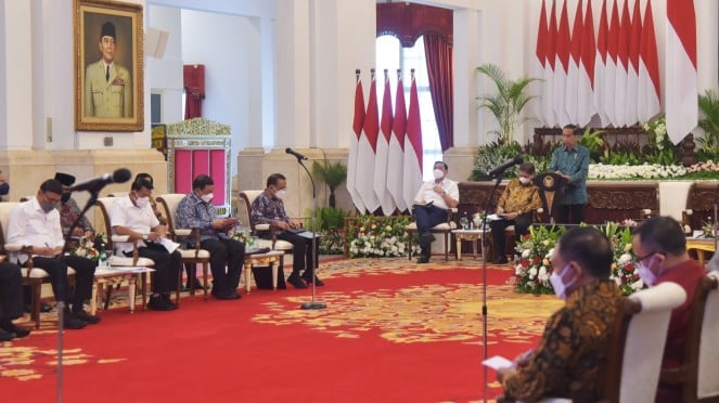 Ditanya Reshuffle, Jokowi: Clue-nya…