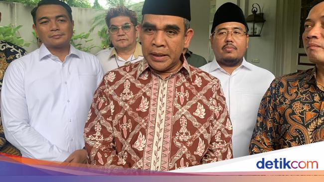 Muzani Ungkap Prabowo Minta Restu 2024 ke Kiai di Surabaya