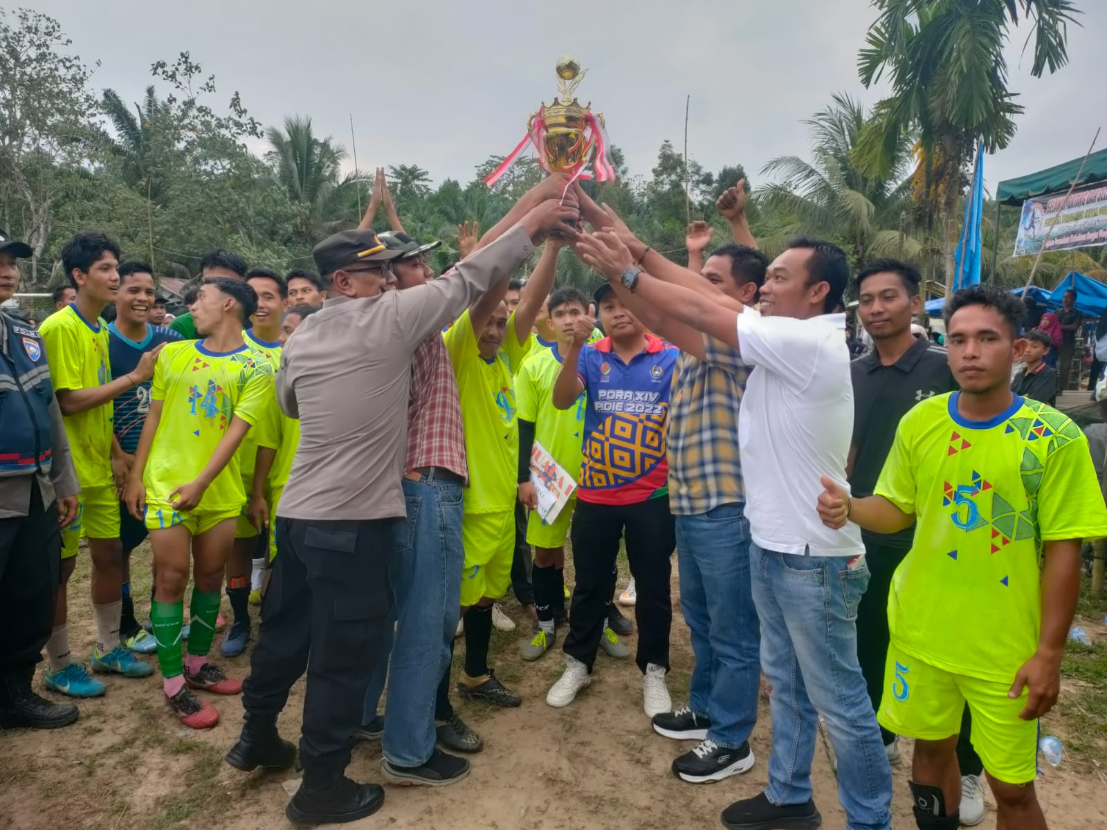 Wakapolsek Tamiang Hulu Wakili Kapolsek Hadiri Final Bola Kaki Batang Ara Cup