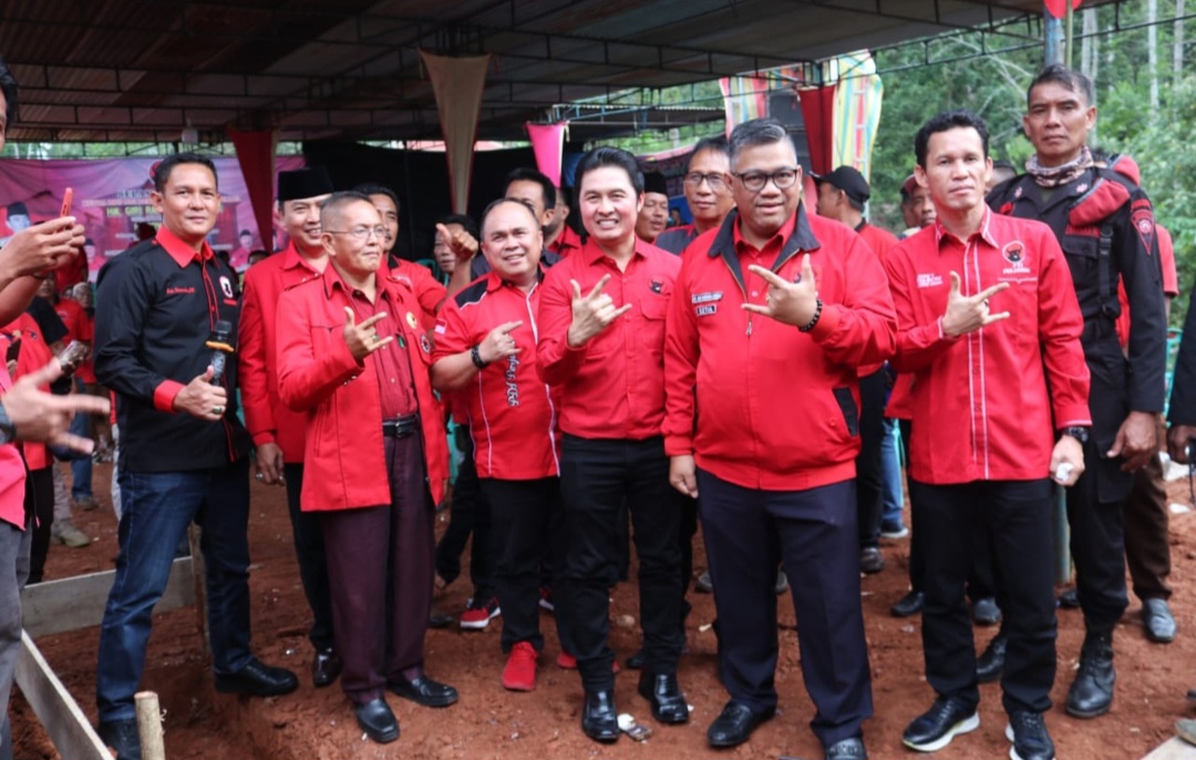 Peletakan batu pertama pembangunan kantor Pdi Perjuangan