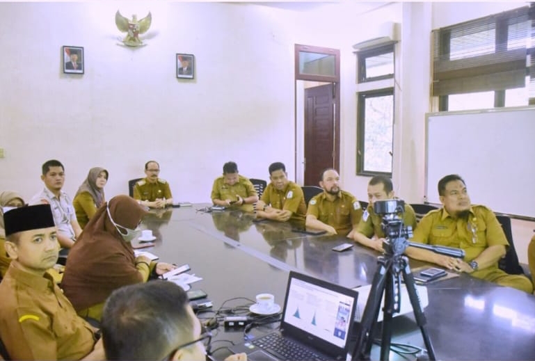 Pj Bupati Aceh Tamiang Ikut Vidcom Rakornas Pencabutan PPKM