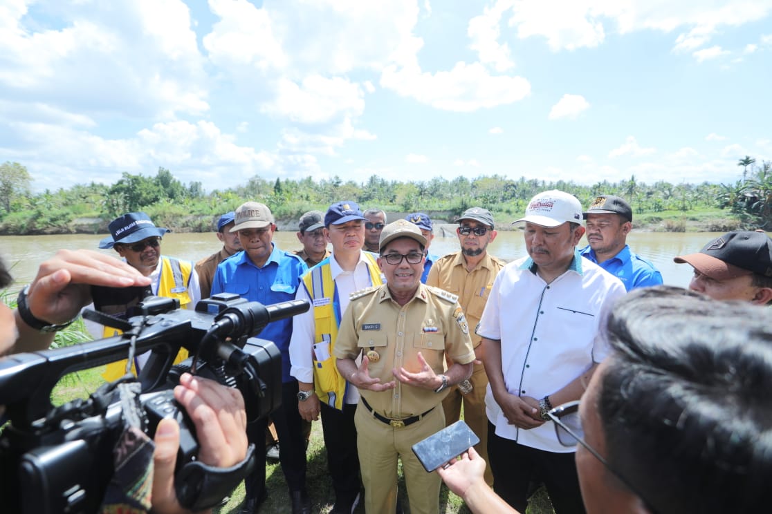 Pj Wali Kota Bersama BWS Sumatera I dan Komisi V DPR RI Tinjau Bendungan Karet