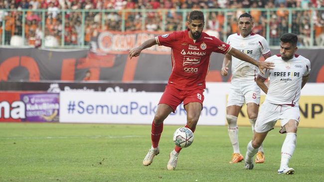 Persis vs Persija Resmi Tanpa Penonton