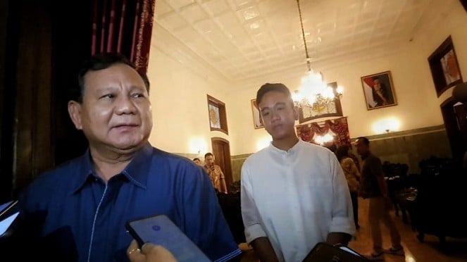 Undang Prabowo, Gibran Hidangkan Mi Rebus, Bistik Lidah hingga Wedang Ronde