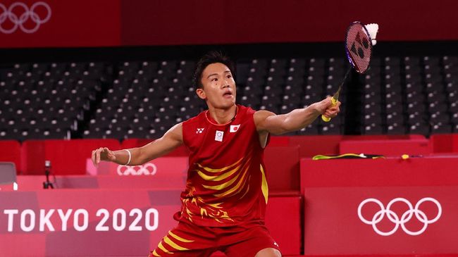 Kepasrahan Kento Momota Setelah Angkat Koper dari Indonesia Masters