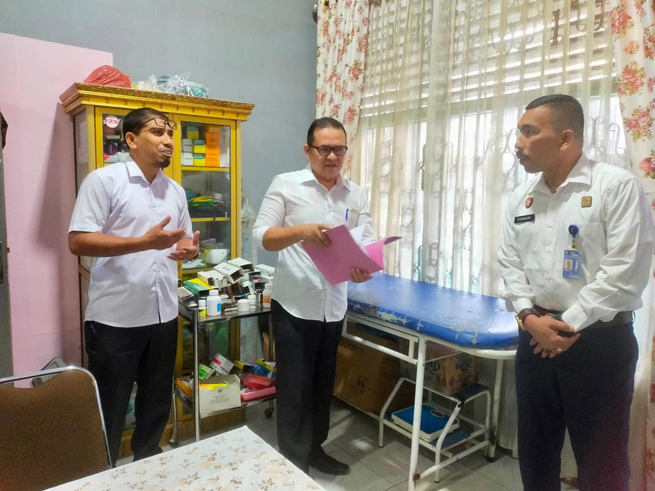 Kalapas Lhoksukon dampingi Tim Dinas Kesehatan untuk Penilaian Klinik Pratama Lapas