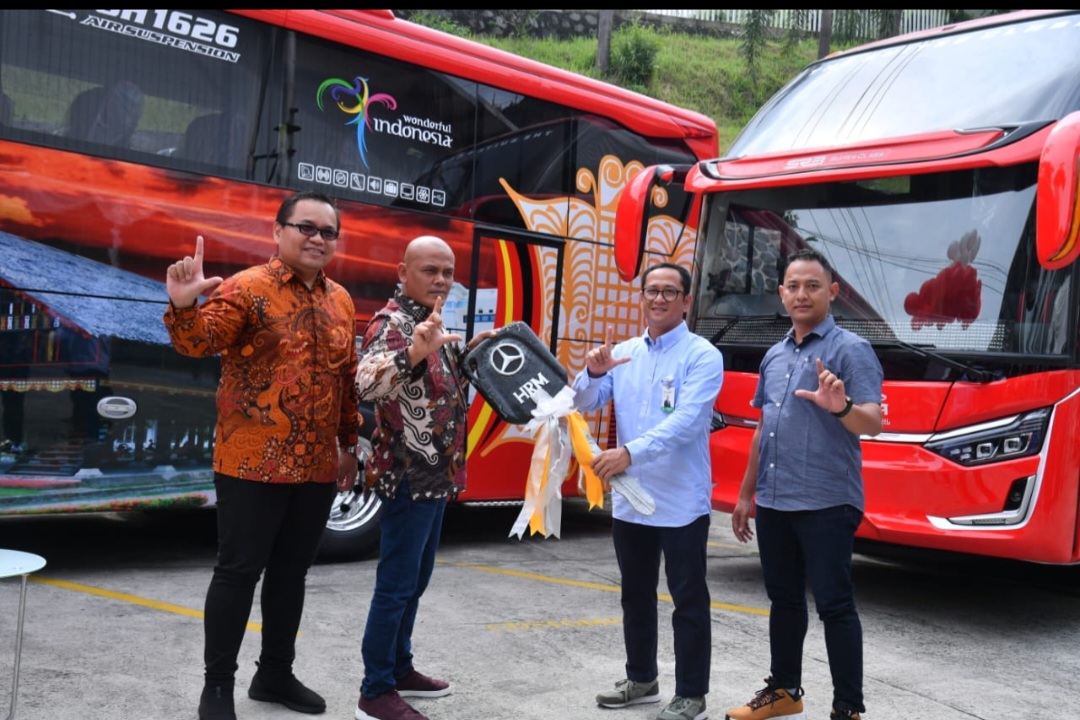 Dukung konektivitas Transportasi Darat, Bank Aceh Salurkan Pembiayaan Pembelian Belasan Bus JRG