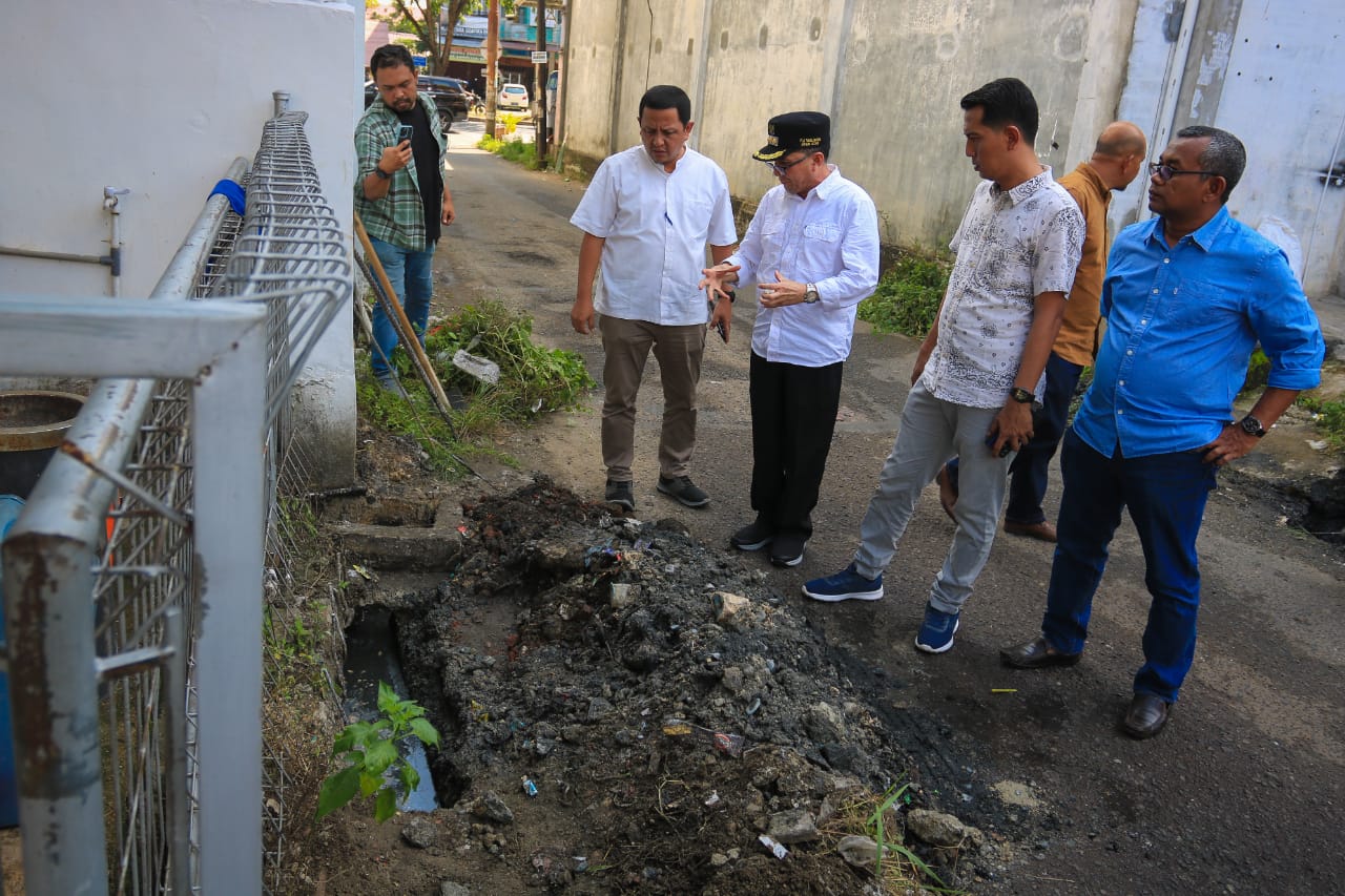 Bakri Siddiq Tinjau Perbaikan Jalan Berlubang