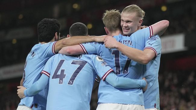 FOTO: Man City Tendang Arsenal dari Puncak Klasemen