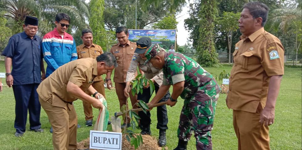 Peringati Hari Desa Asri Nusatara Tanam 100 Pohon