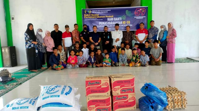 Kalapas Lhoksukon Bersama Seluruh Pejabat Struktural Dan Staf Gelar Bakti Sosial.