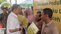 Ke Aceh Barat Daya, Pj Gubernur Aceh Salurkan Bantuan KUR Hingga Listrik Gratis