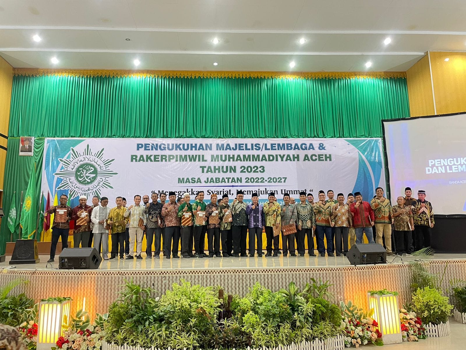 1.Majelis dan Lembaga PWM Aceh Periode 2022-2027 Resmi Dikukuhkan.  2.Ketua PWM Aceh Kukuhkan Majelis dan Lembaga PWM Aceh Periode 2022-2027  3.Hari Ini, Unsur Majelis dan Lembaga PWM Aceh Periode 2022-2027 Dikukuhkan