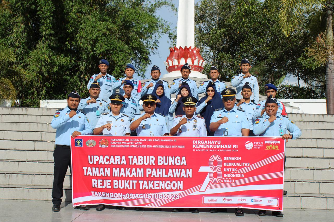 Dalam Rangka Rangkaian Hari Kemenkum HAM Ke-78 Rutan Bener Meriah Gelar Tabur Bunga Di TMP