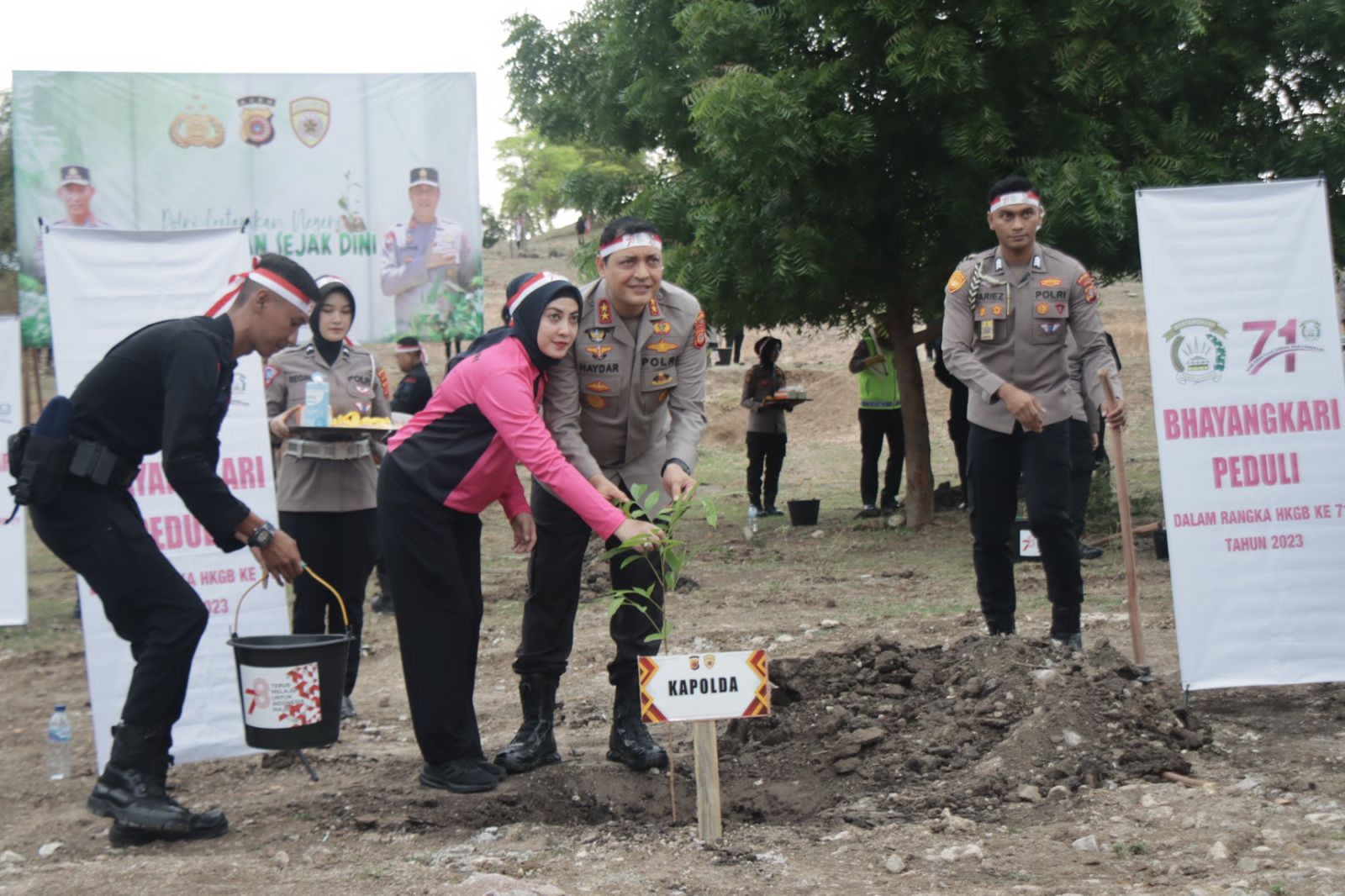 Kapolda Aceh beserta Bhayangkari Tanam Pohon Frutikultur