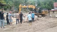 Pj Bupati Nagan Raya Kerahkan 1 Unit Excavator Kelokasi Banjir Bandang di Beutong Ateuh