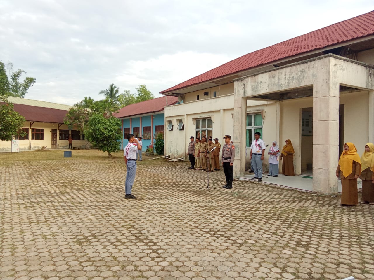 Sampaikan Pesan Kamtibmas, Personel Polsek Blang Mangat Saweu Sikula.