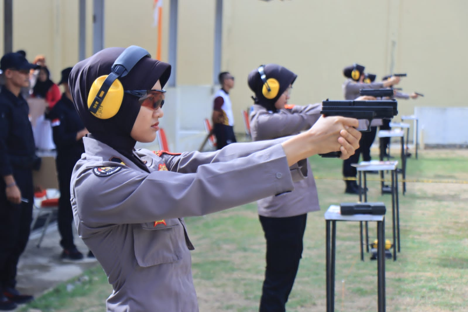 Polda Aceh Gelar Kejuaraan Menembak Ibu Asuh Polwan Polda Aceh Cup 2023 Digelar