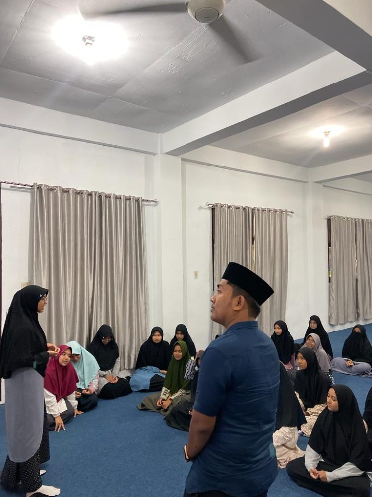 ISAD Saweu Dayah; Mulai Gelar Program Publik Speaking For Santri di Dayah Darul Ihsan Aceh Besar