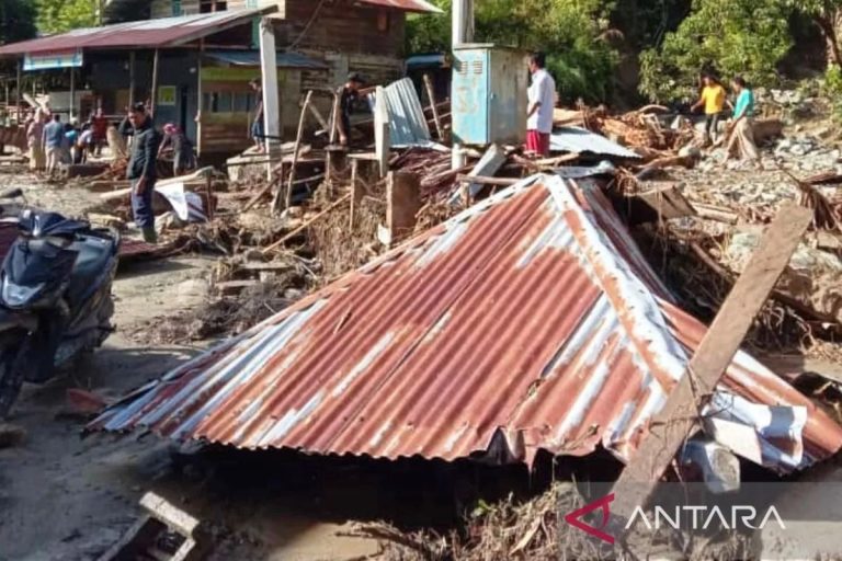 Terkendala BBM, Pembersihan Material Banjir di Nagan Raya Terhambat