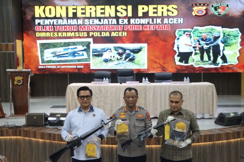 Dua Pucuk M-16 Sisa Konflik Masih Aktif