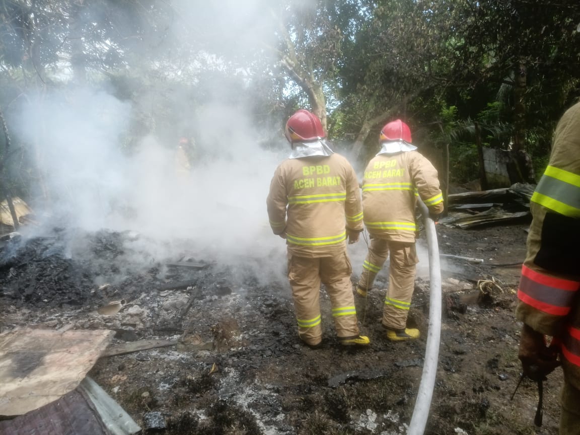 Rumah Konstruksi Kayu di Aceh Barat Hangus Terbakar