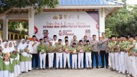 Peduli Budaya Literasi, Polda Aceh Distribusi Buku dan Kitab di Dayah Babul Magfirah