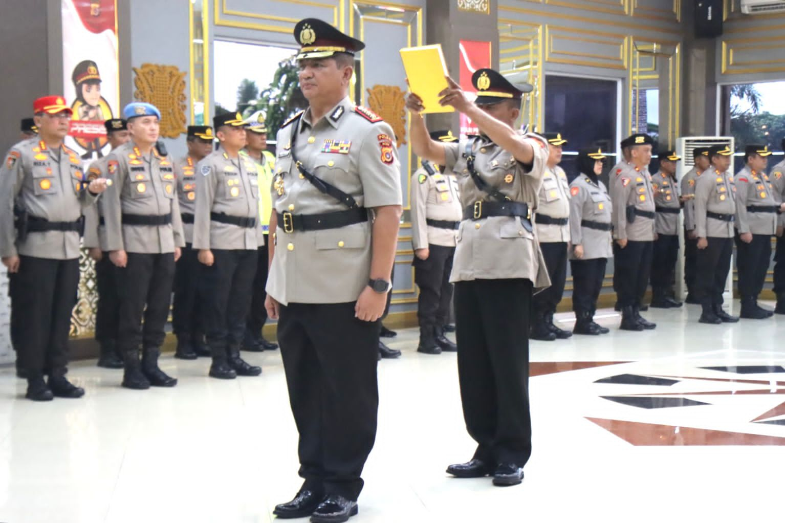 Kapolda Aceh Serahkan Jabatan Wakapolda kepada Kombes Armia Fahmi