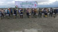 HUT Ke-72 Humas Polri, Polda Aceh Tanam 300 Pohon Mangrove Di Pesisir Alue Naga