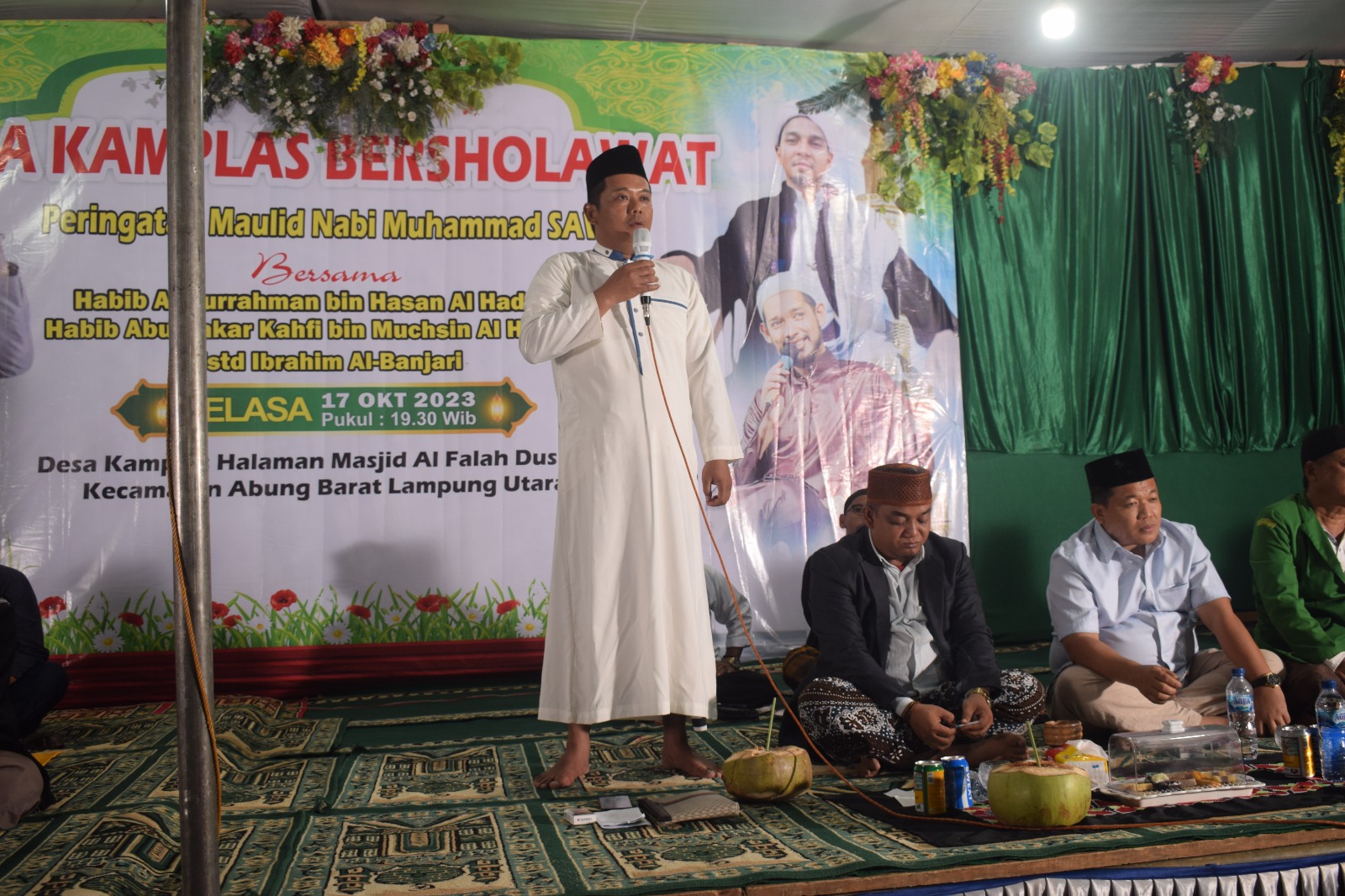 Lantunan Sholawat Bergema di Desa Kamplas Lampura Peringati Hari Maulid Nabi 1445 Hijriah