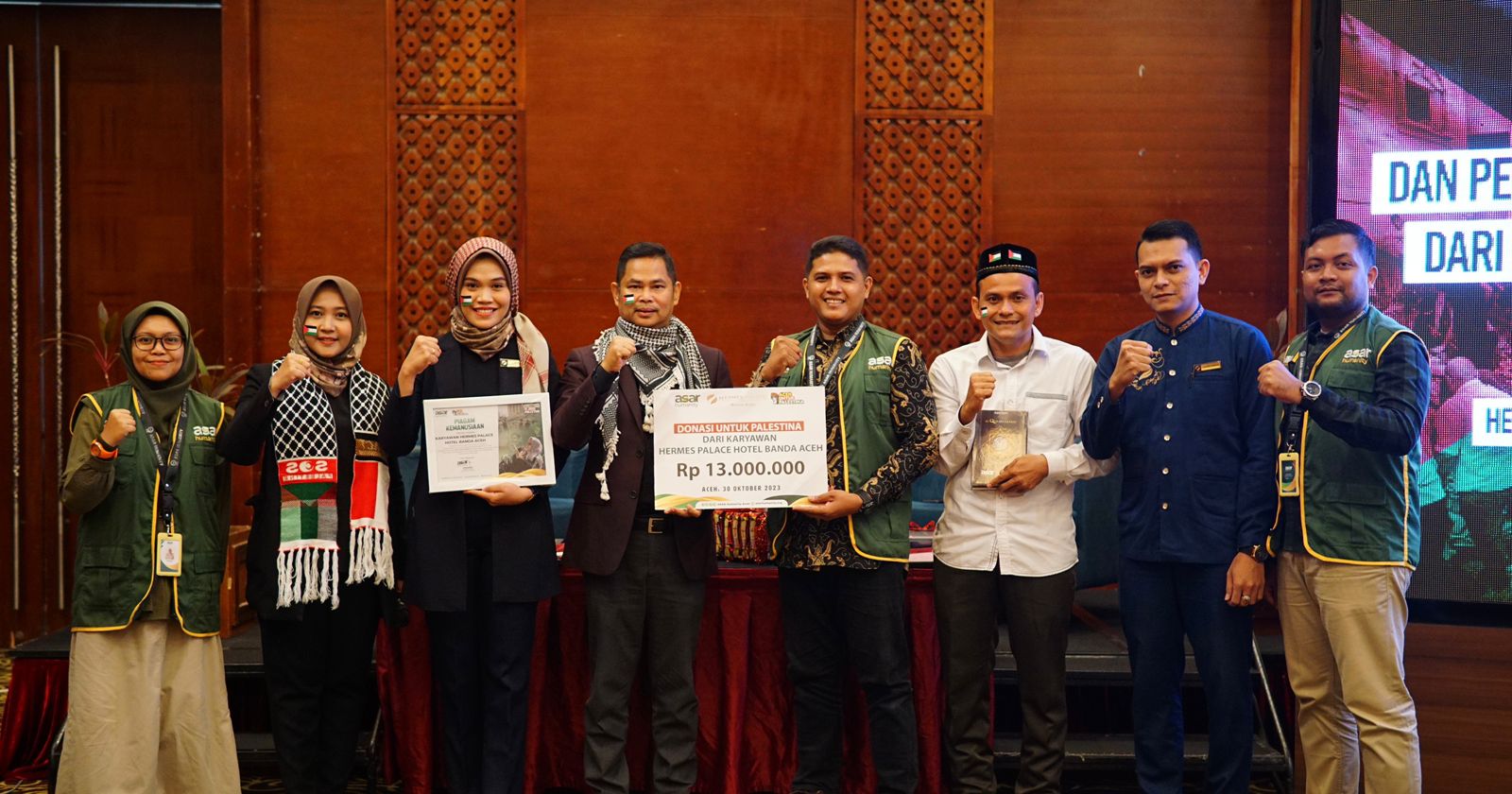 Staff dan Management Hermes Palace Hotel Banda Aceh Salurkan Bantuan Kemanusiaan Untuk Palestina