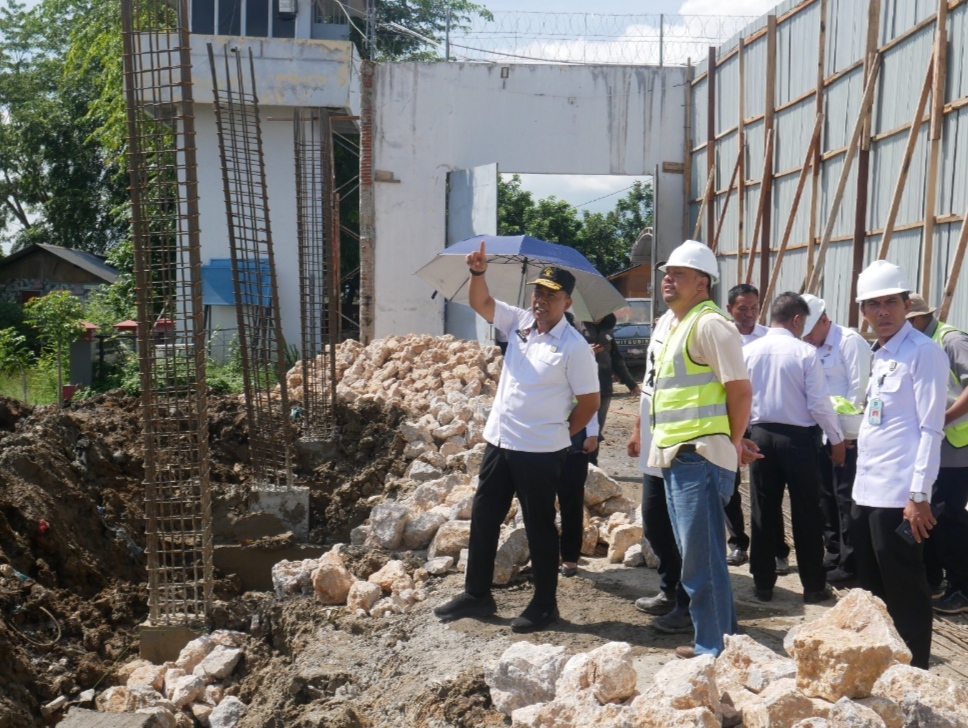 Dorong Percepatan Pembangunan Konstruksi, Plh. Kakanwil Kemenkumham Aceh Tinjau Kantor Imigrasi dan Lapas Banda Aceh