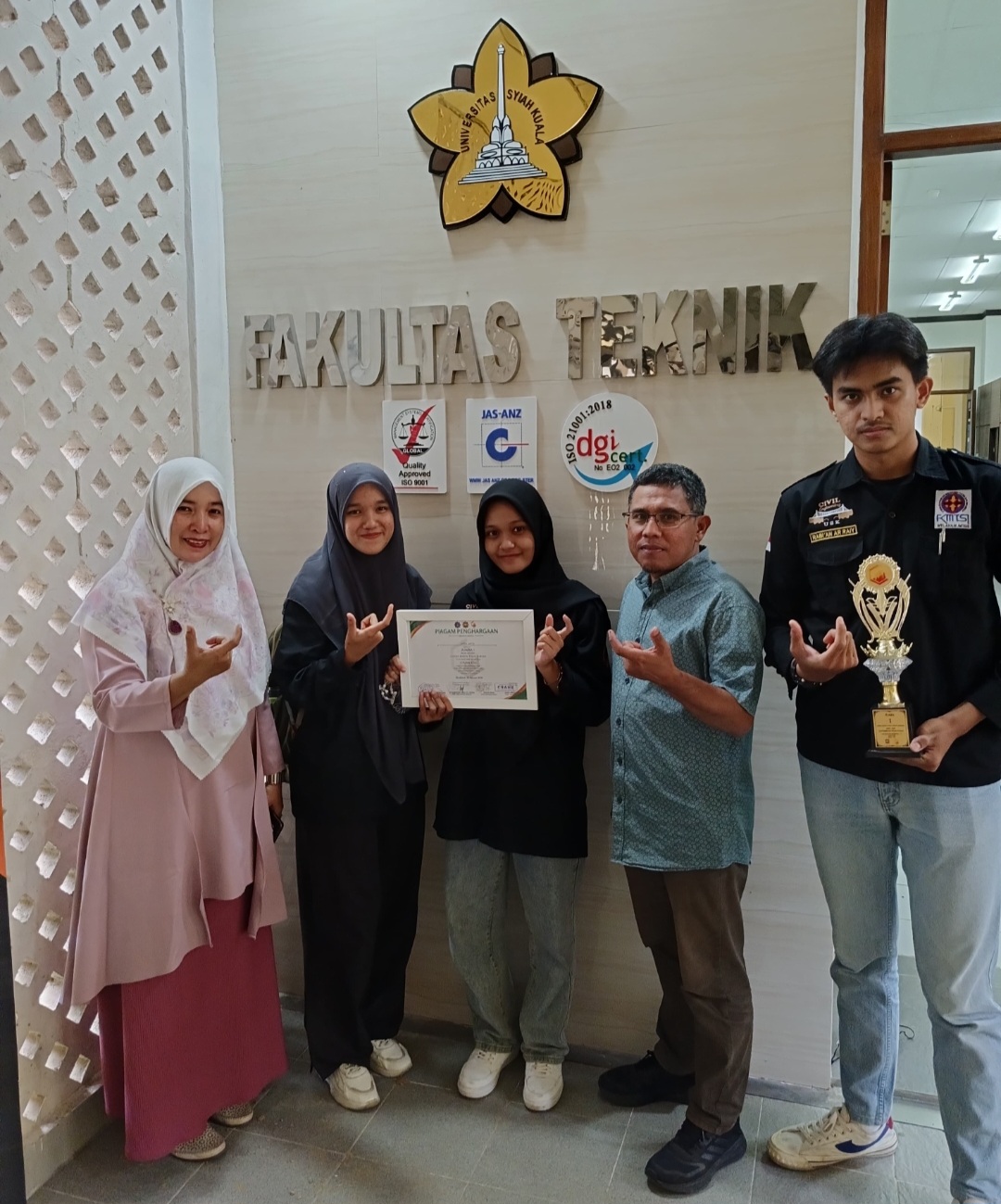 Mahasiswa Teknik Sipil USK Juara I Lomba Karya Tulis Ilmiah Nasional (LKTIN) Universitas Teuku Umar, Meulaboh