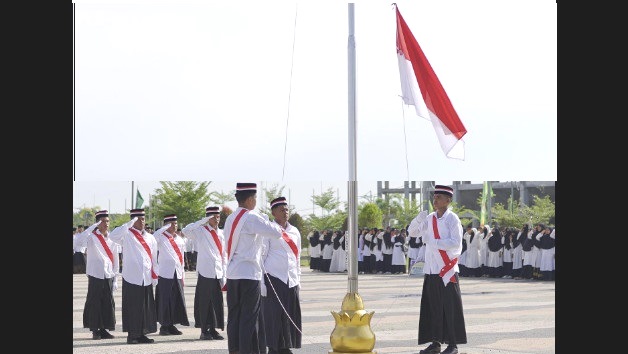 Santri Dayah Al-Furqan Bambi Paskibraka Hari Santri Nasional Se-Kab. Pidie 2023